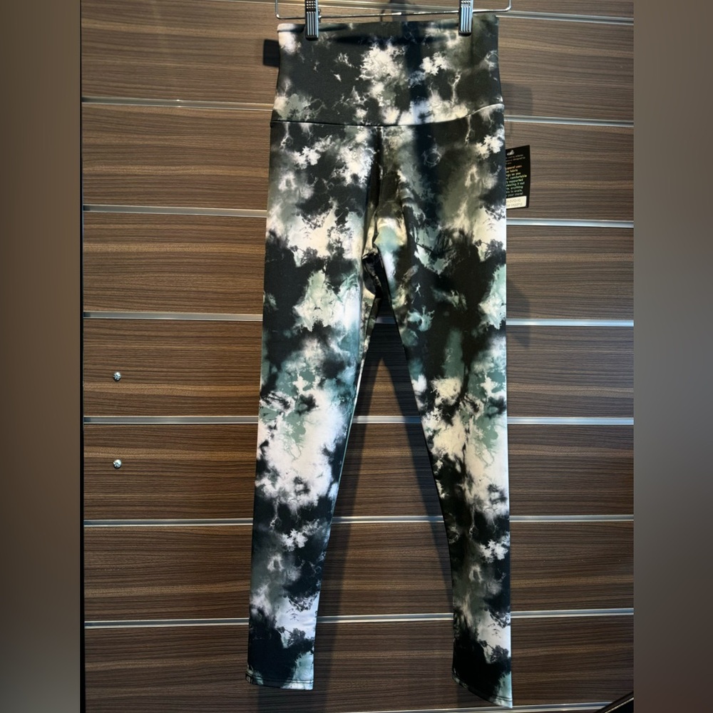 NWT Onzie High Rise Legging Evergreen Tie Dye
